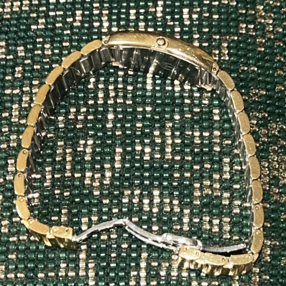 Vintage Mercedes Benz Gold Water resistant Watch - Picture 5 of 8